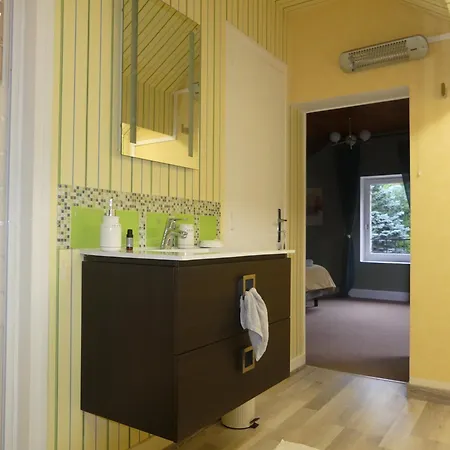 Emeraude לינה וארוחת בוקר Premilhat