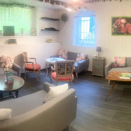 Emeraude לינה וארוחת בוקר Premilhat