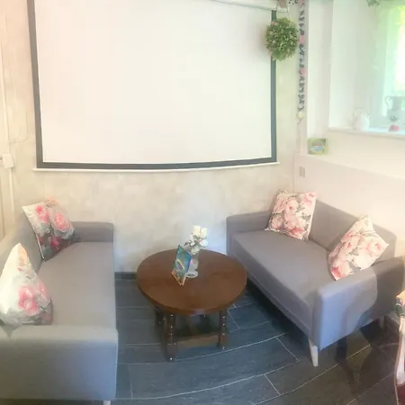 לינה וארוחת בוקר Emeraude