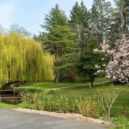 Emeraude לינה וארוחת בוקר