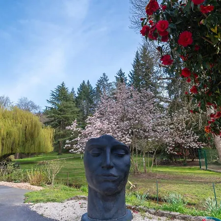 לינה וארוחת בוקר Emeraude 3*