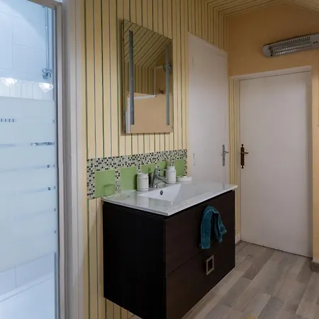 Emeraude לינה וארוחת בוקר Premilhat